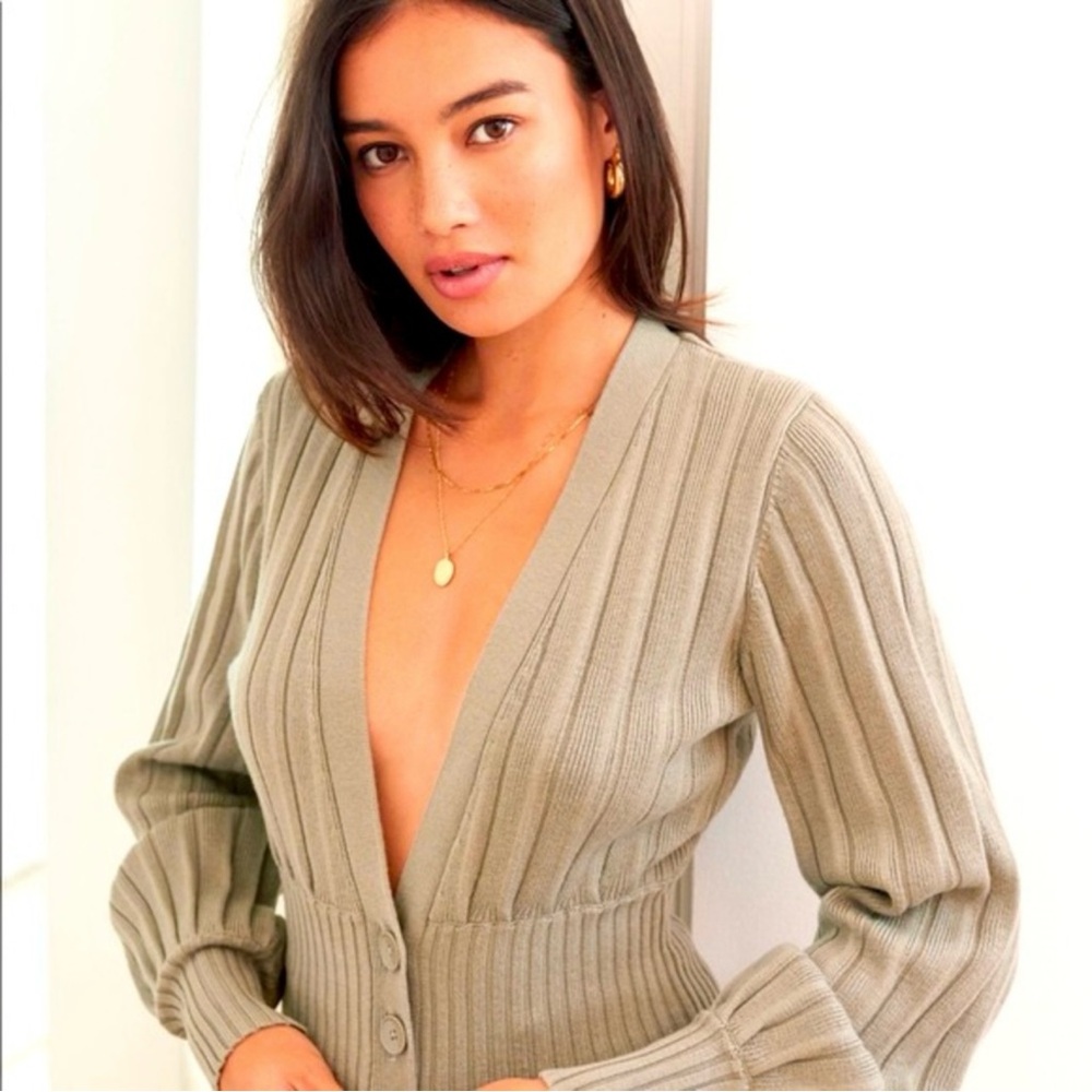 Aritzia Wilfred Plunge Cardigan